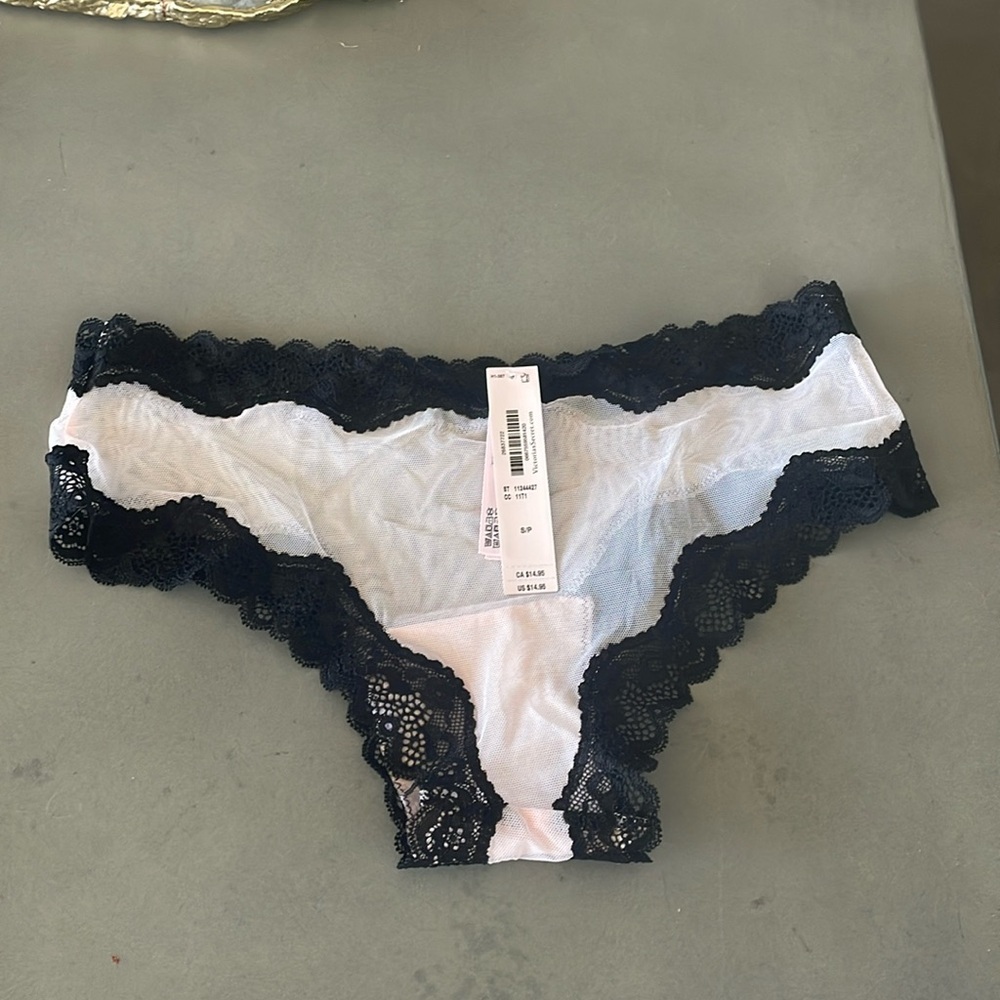 BNWT SOLD OUT Victoria’s Secret Tease Cheeky Panty